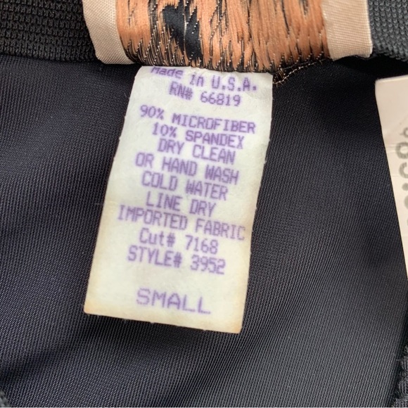 Vtg Rialto Black Velvet Skirt Small Elastic Waist Front Slit Holiday Goth USA - Picture 7 of 9